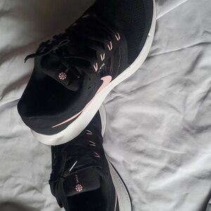 wm nike running sneakers sz 10 black with pink swoosh